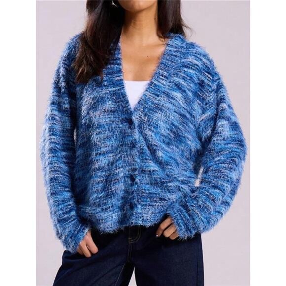 Chunky Knit V-Neck Button-Up Cardigan - Picture 10 of 14